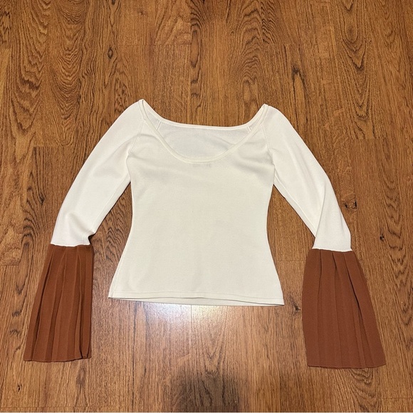 STAUD Two Tone Cream Knit Bell Sleeve Top Blouse knit NO SIZE pleated wrist - Picture 3 of 6
